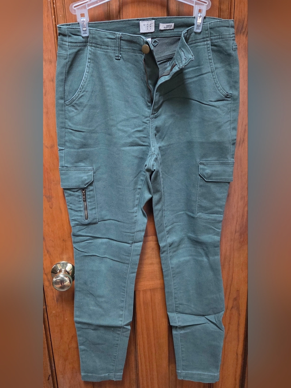 Casual Cargo Stretch Pants in Forest Green